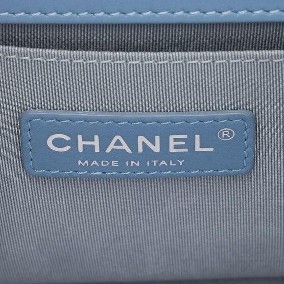 Chanel Patent Leather Old Medium Boy Bag - Picture 8 of 15